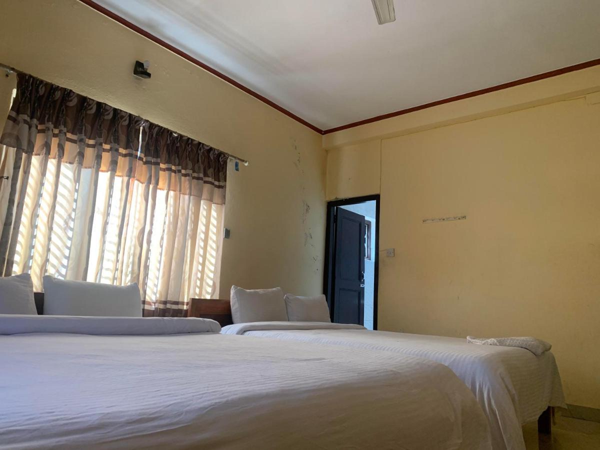Hotel Peace Ganga Inn Покхара Экстерьер фото