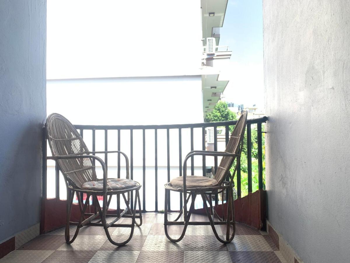 Hotel Peace Ganga Inn Покхара Экстерьер фото
