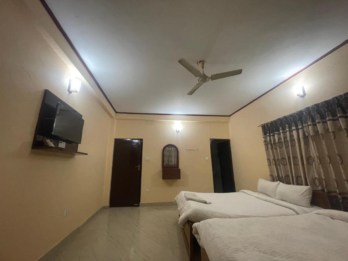 Hotel Peace Ganga Inn Покхара Экстерьер фото